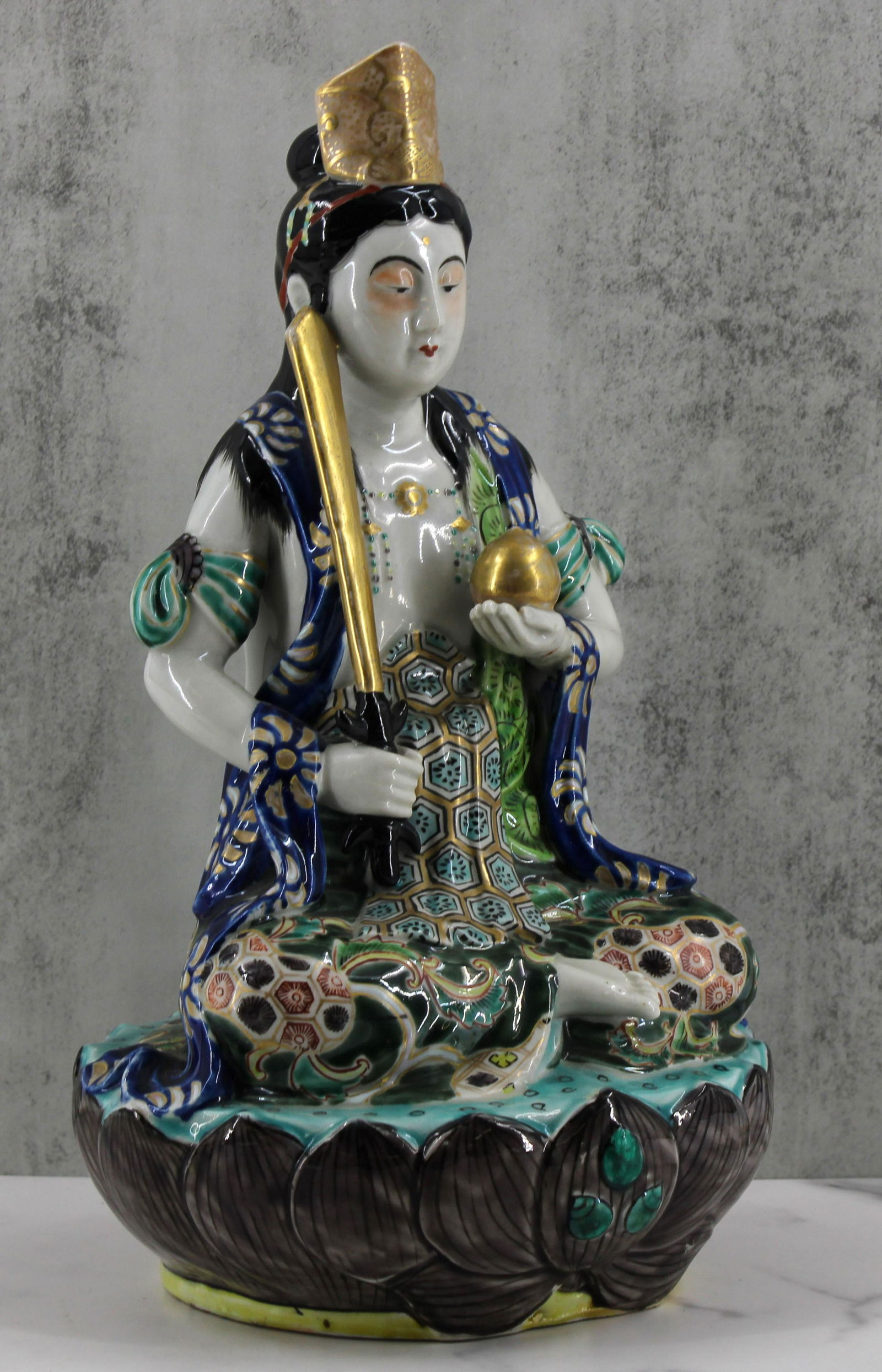 Chinese Famille Rose Porcelain Guanyin Buddha (1 of 6)