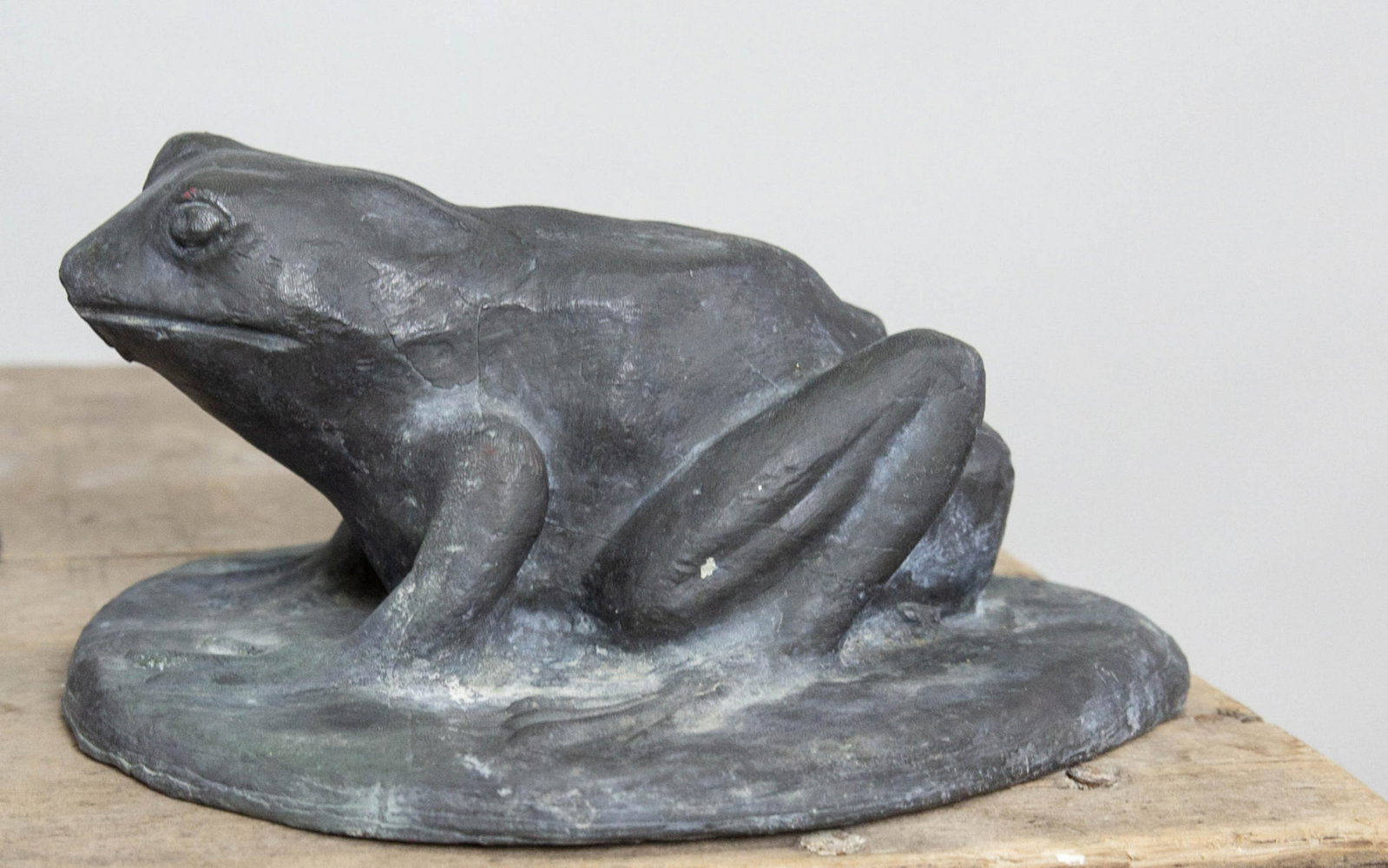 English Garden Feature, Lead Frog on Lily Pad: English Garden Feature, Lead Frog on Lily Pad. Size: H 5" x W 8" D 7"