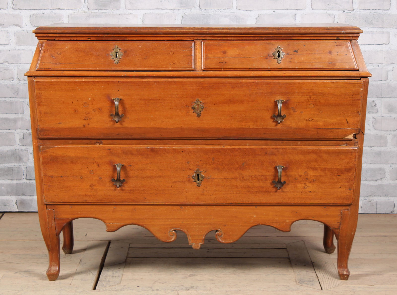 18th Century Continental Commode (1 of 10)