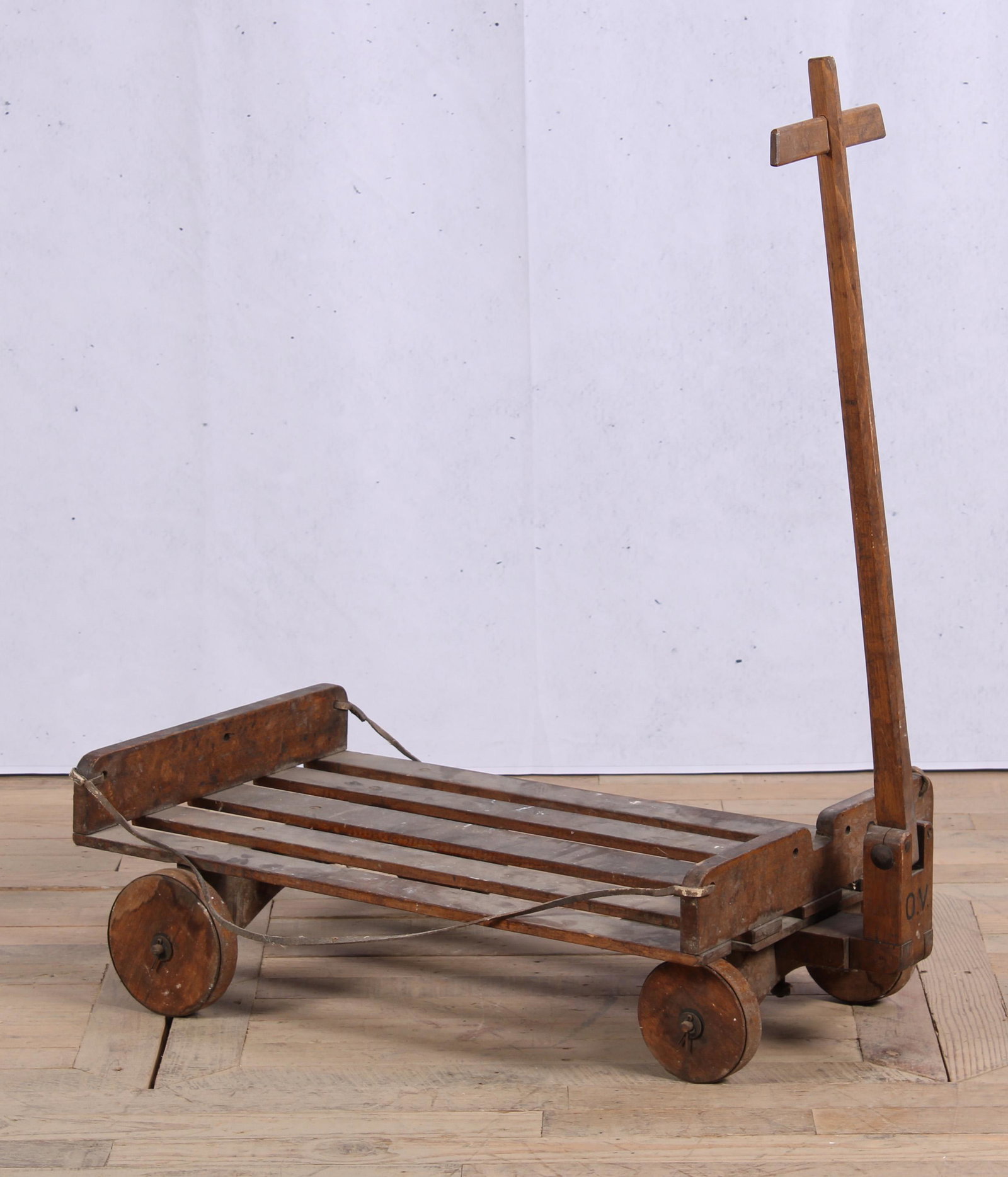 Vintage Market Wagon on Steel Rimmed Wheels: Vintage Market Wagon on Steel Rimmed Wheels. Measured: H 10" x W 20.5" x D 33.5"
