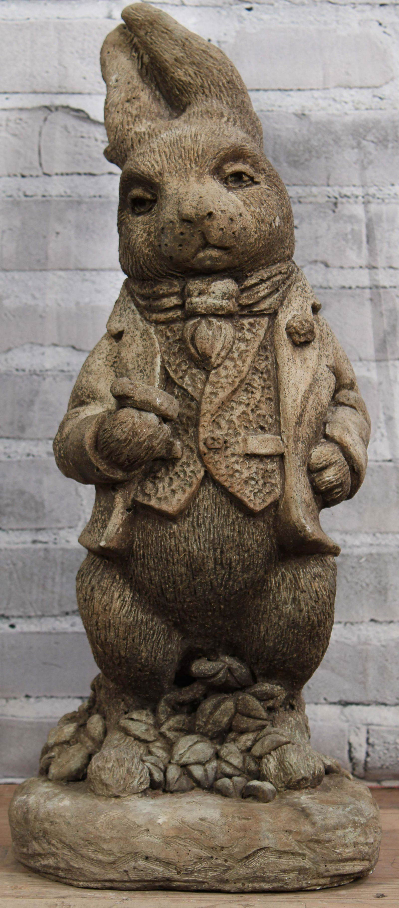 Figural Cast Stone Wonderland Hare (1 of 10)