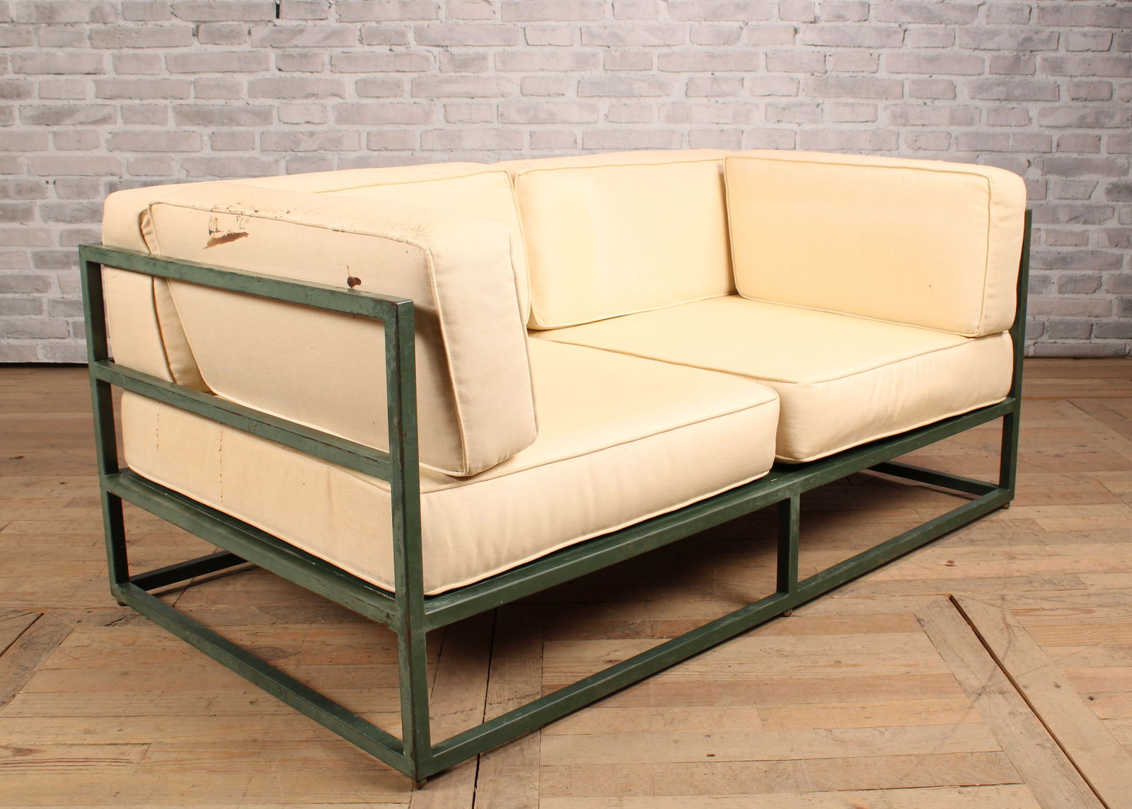 Hugh Newell Jacobsen Loveseat (1 of 10)