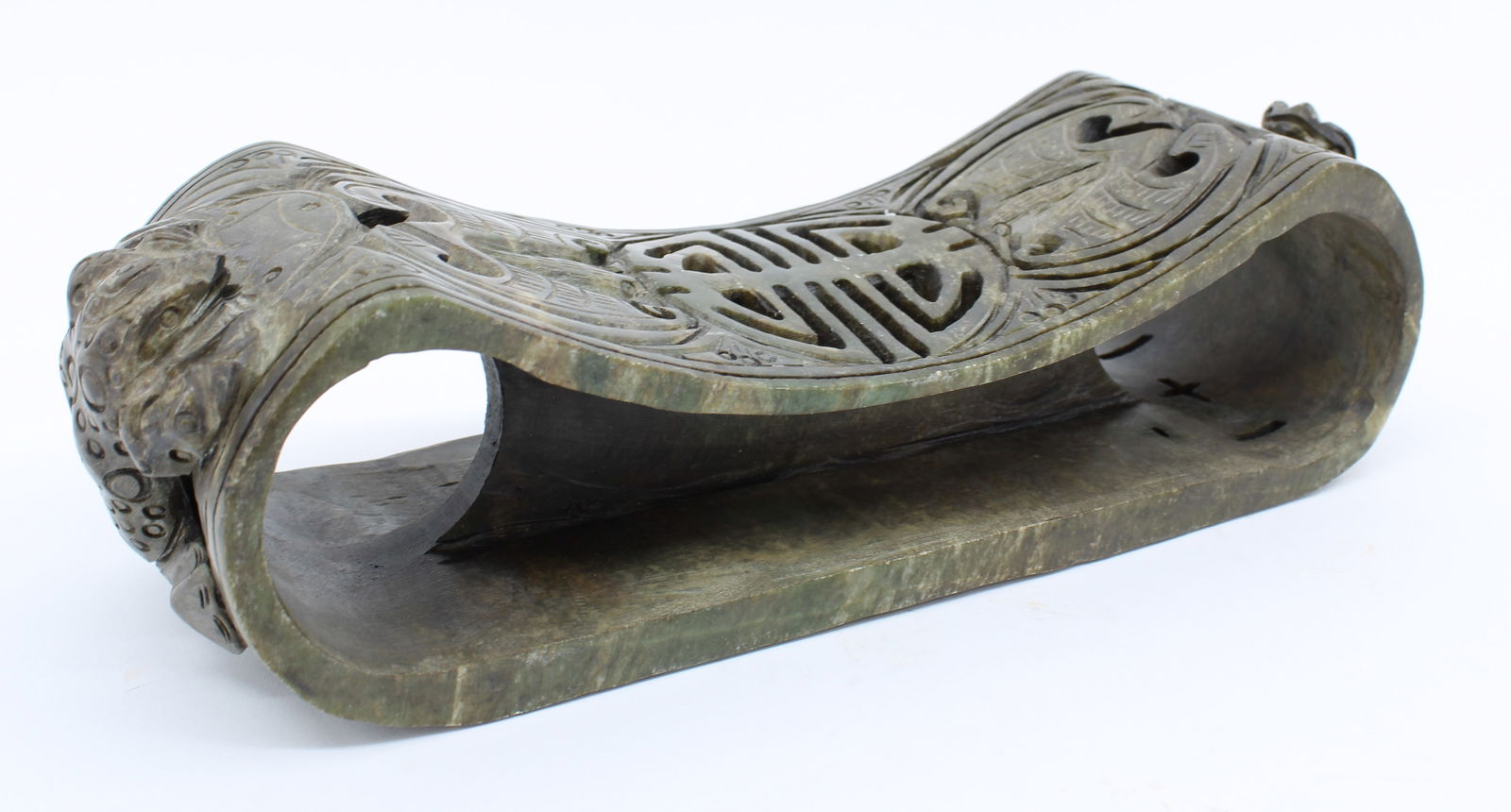 Carved Onyx Bat and Toad Pillow Form (1 of 9)