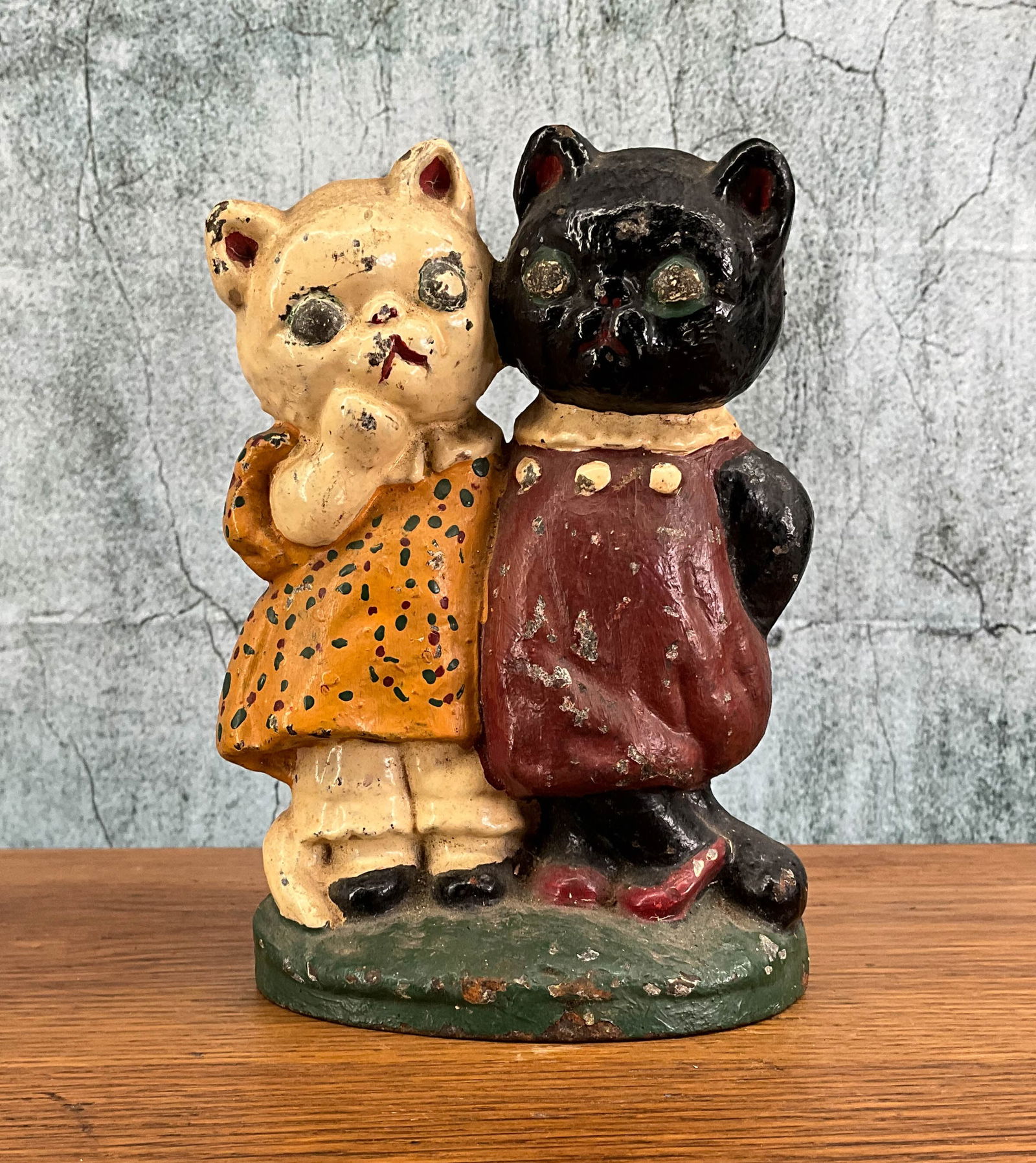 Two Kittens Cast Iron Doorstop B&W (1 of 6)