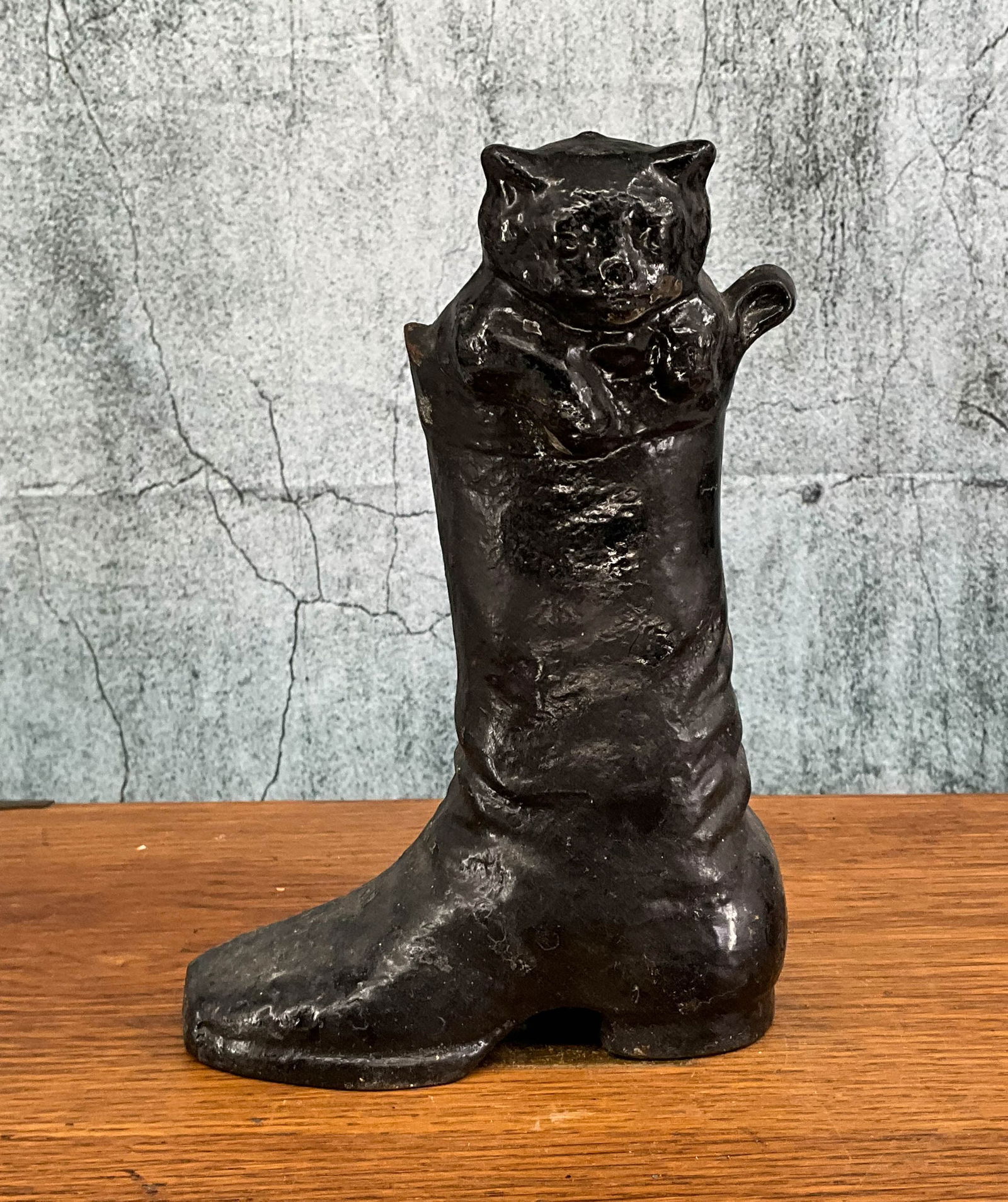 Puss in Boots Cast Iron Doorstop (1 of 7)