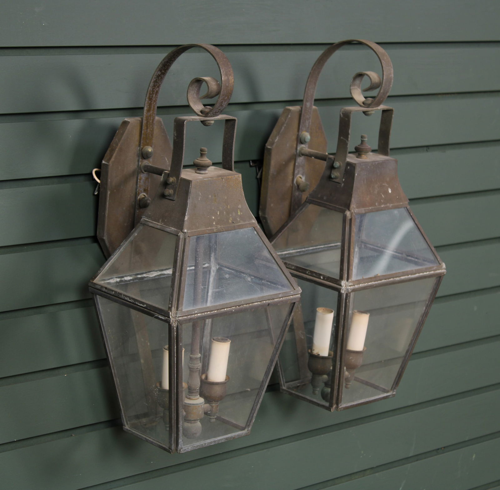 Carriage House Lamps (1 of 10)