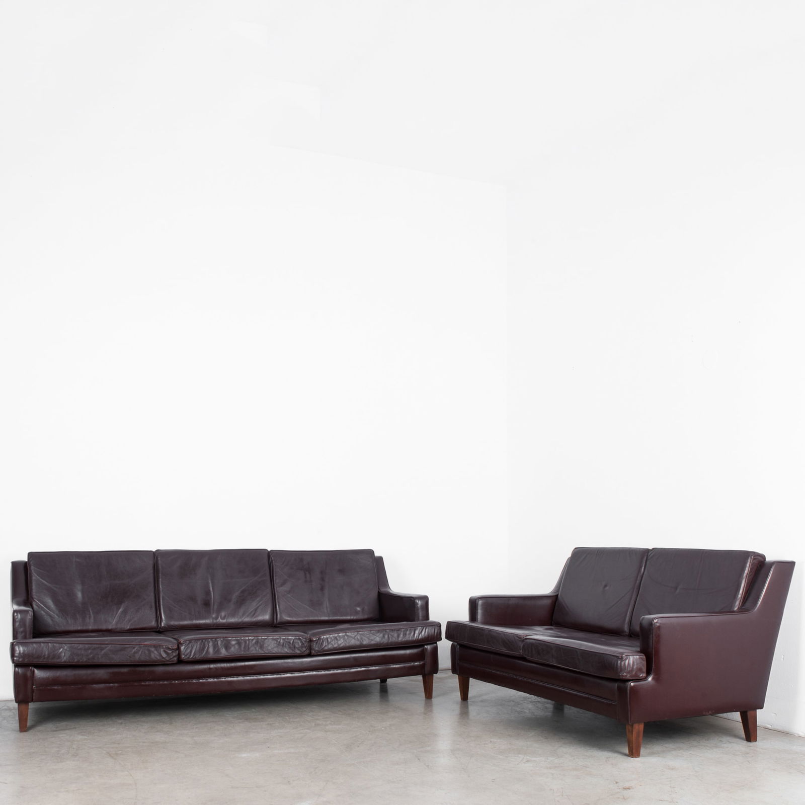 European 2 Pc Modern Leather Seating Group (1 of 12)