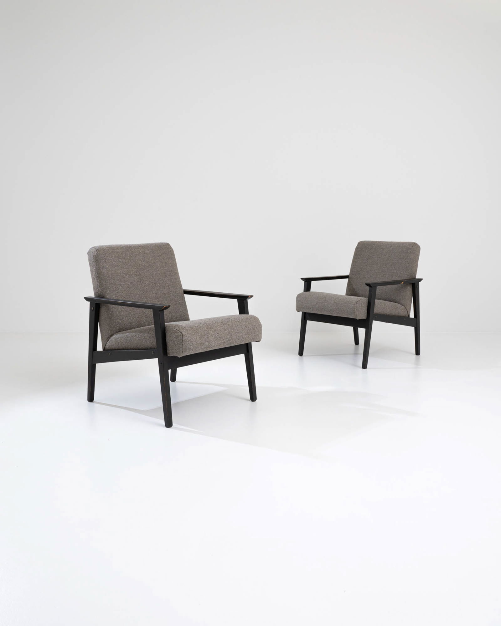 Pair Bruxelles Style Armchairs, Czech Design (1 of 9)