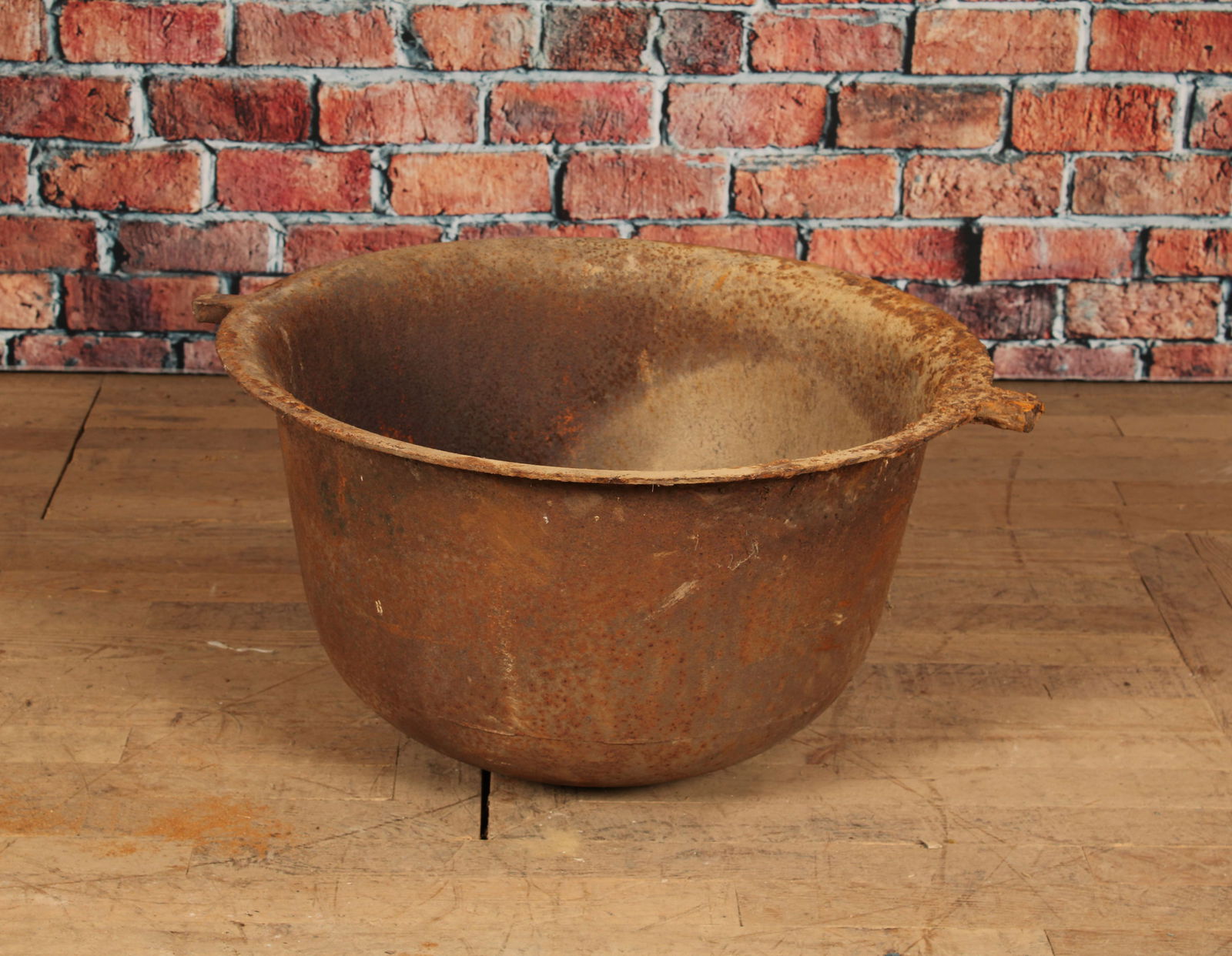 Cast Iron Cauldron (1 of 4)