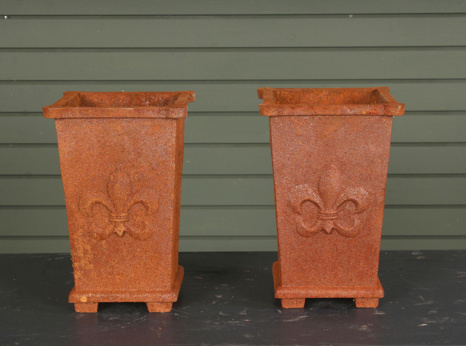 2 Fleur de Lys Cast Iron Planter Boxes (1 of 5)