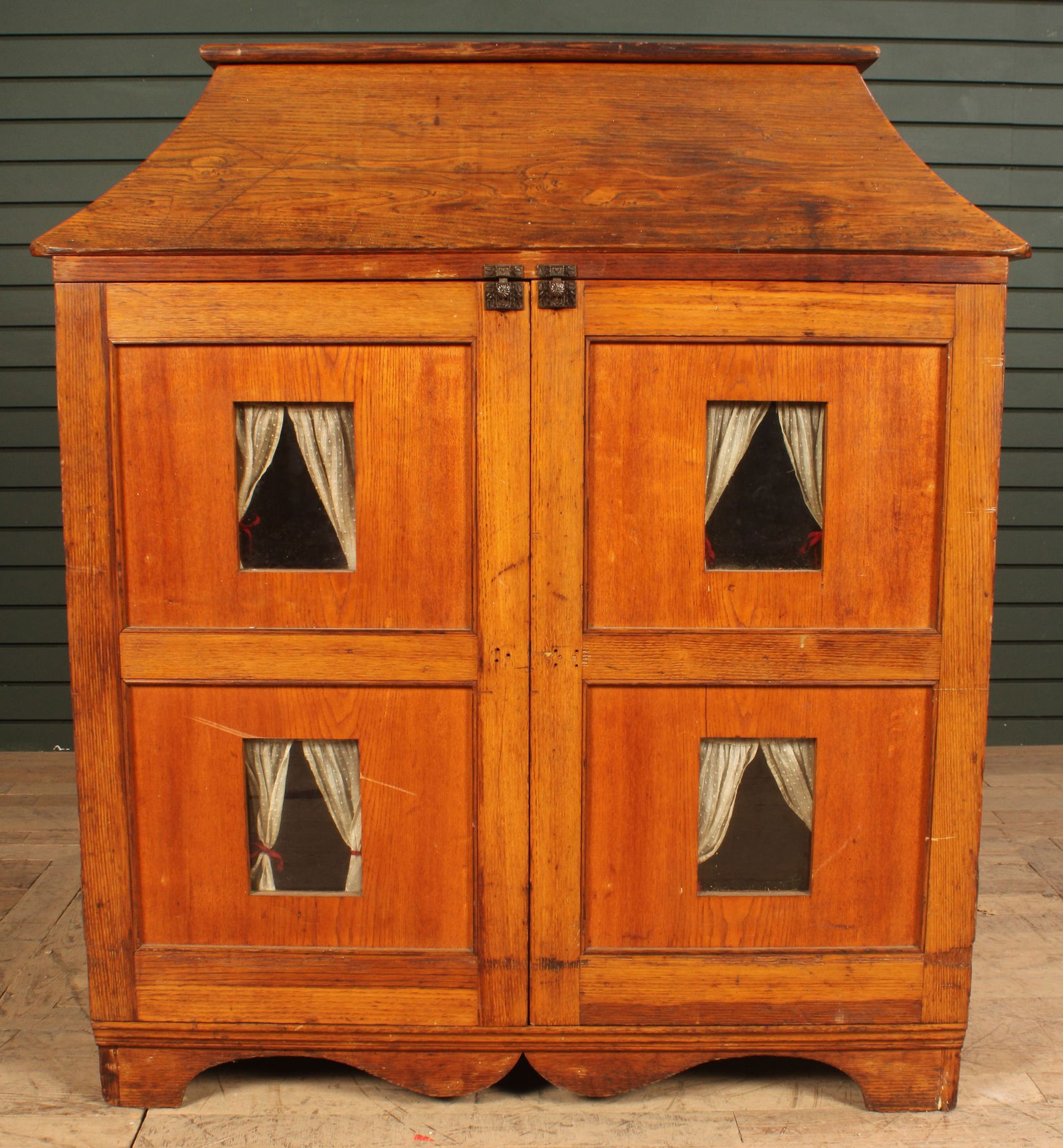 Doll House Dresser, Custom Made (1 of 10)