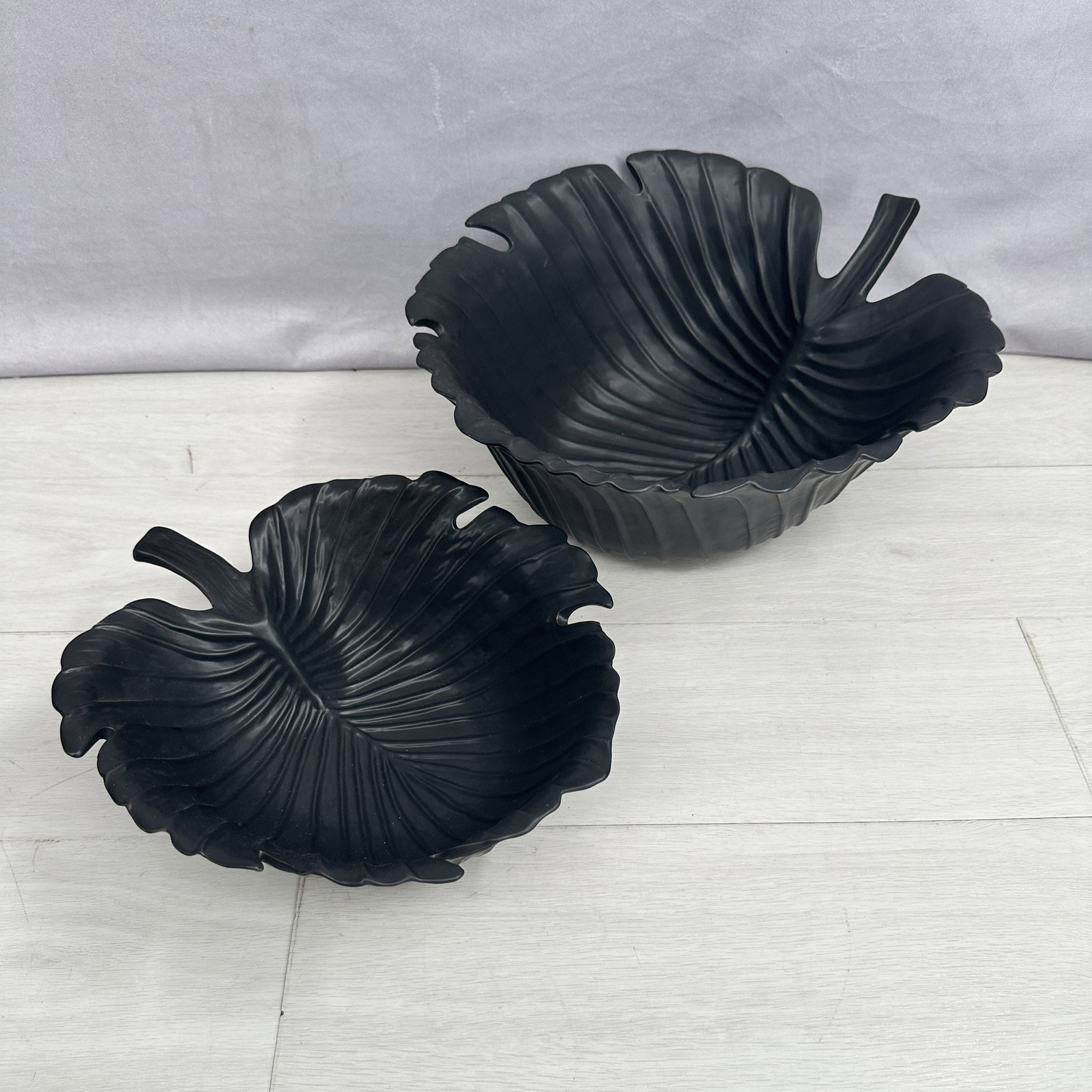 Ceramic Monstera Leaf Nesting Bowls (1 of 7)