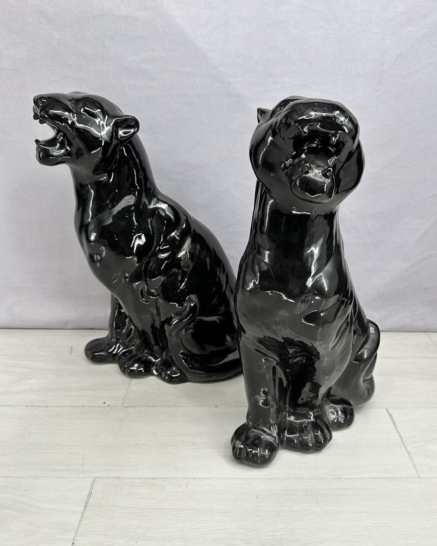 Pair Ceramic Pumas (1 of 9)