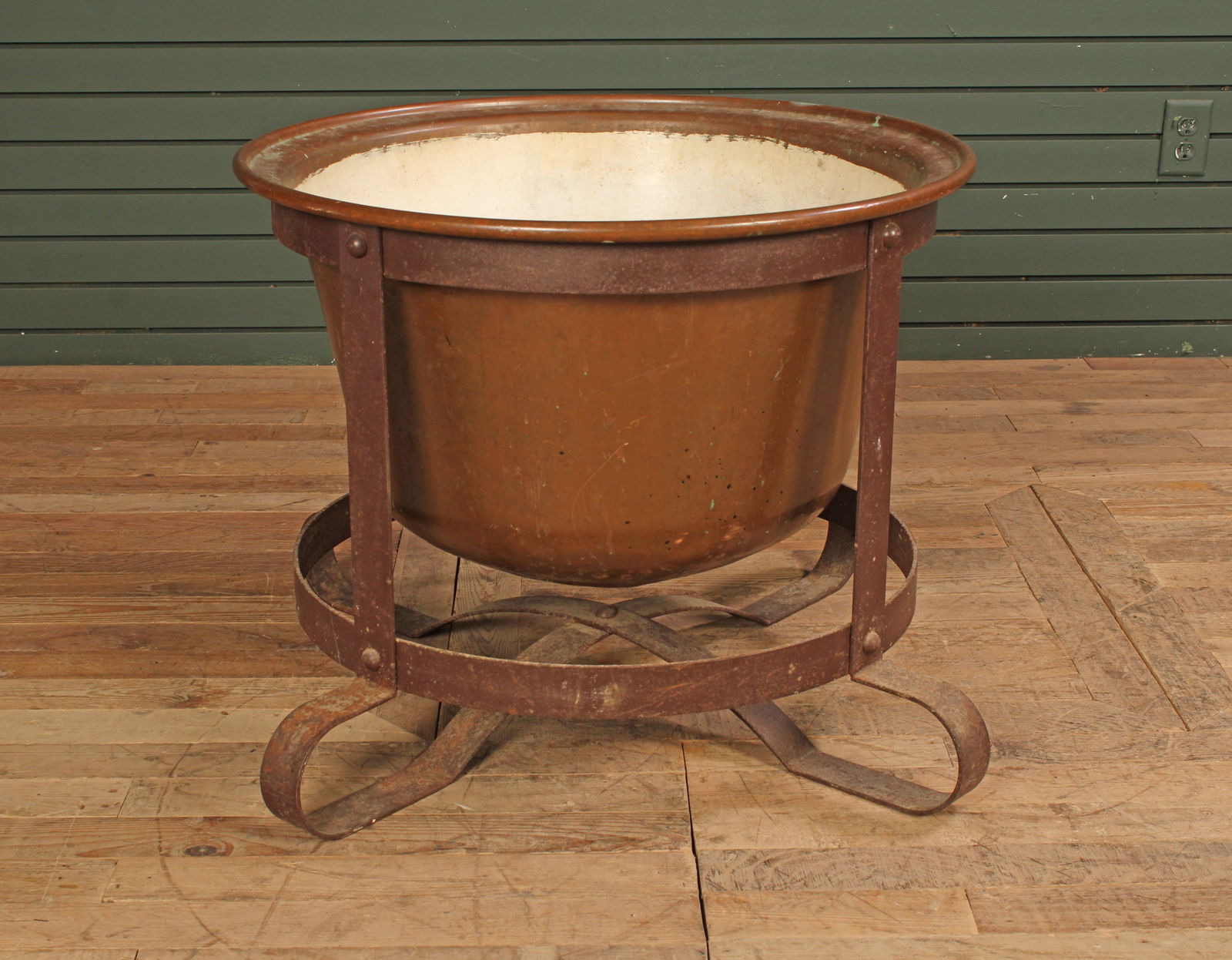 Large Copper Pot On Stand, Candy Kettle (1 of 6)