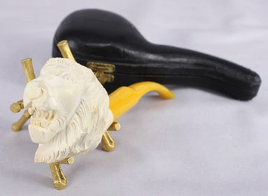 Meerschaum Pipe In Case With Lion Head
