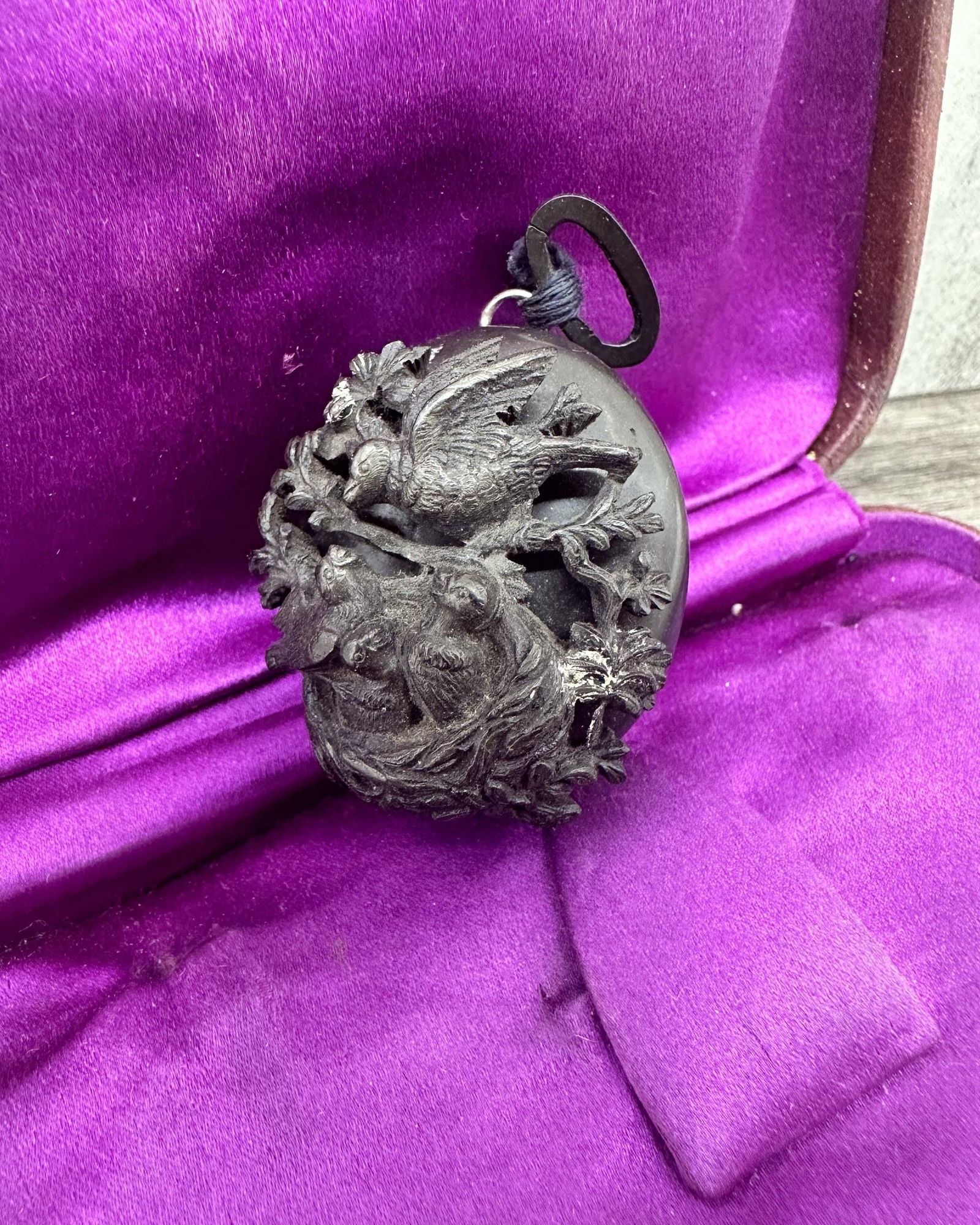 Gutta Percha Locket (1 of 12)