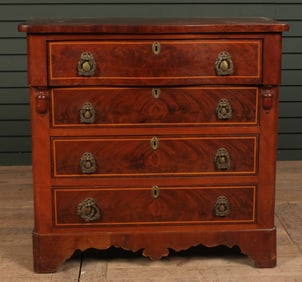 English Style Bachelors Dresser, Chest