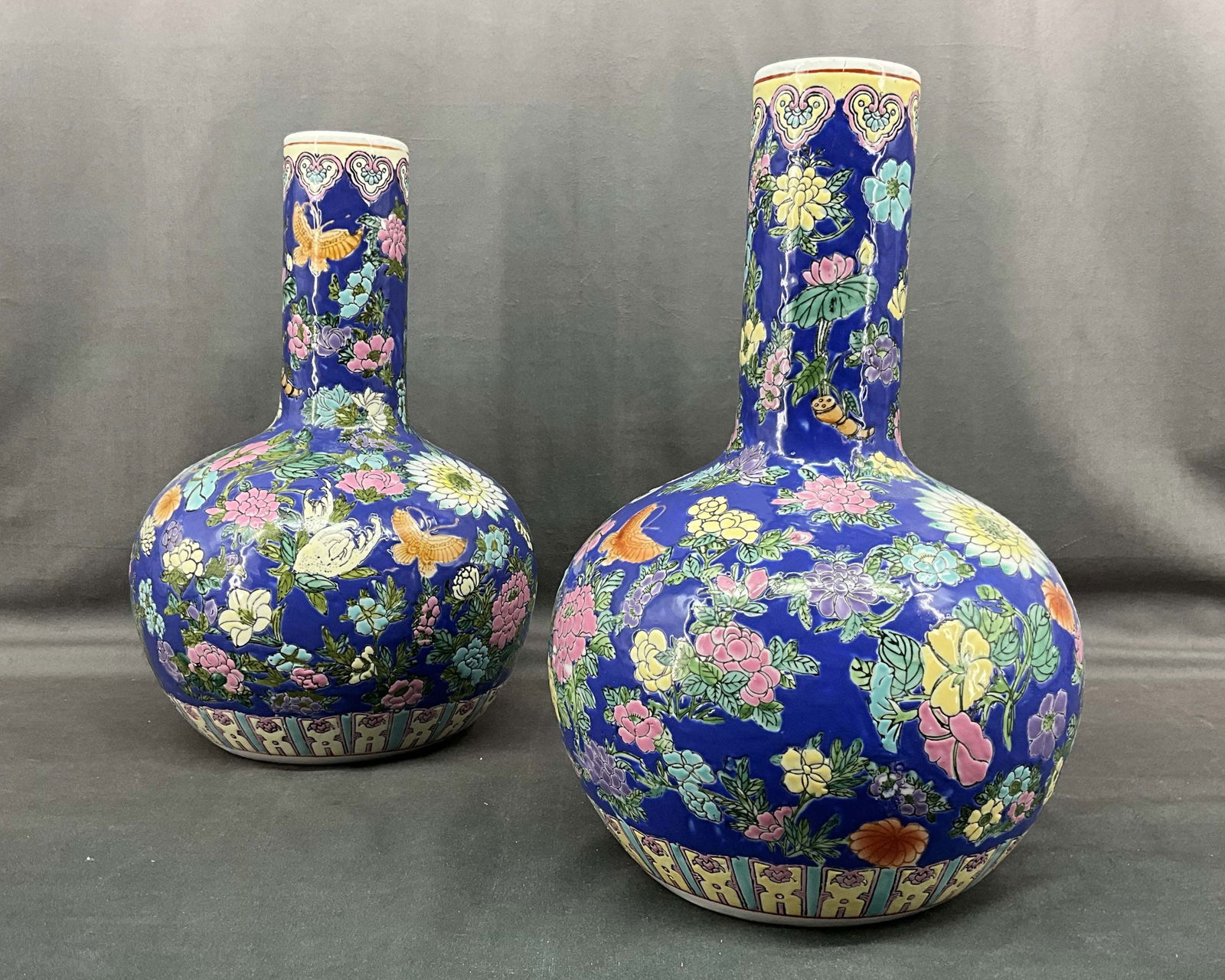Pair Chinese Porcelain Bottles (1 of 8)