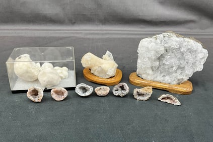 Apophyllite, Okenite, Stillbite Bowtie