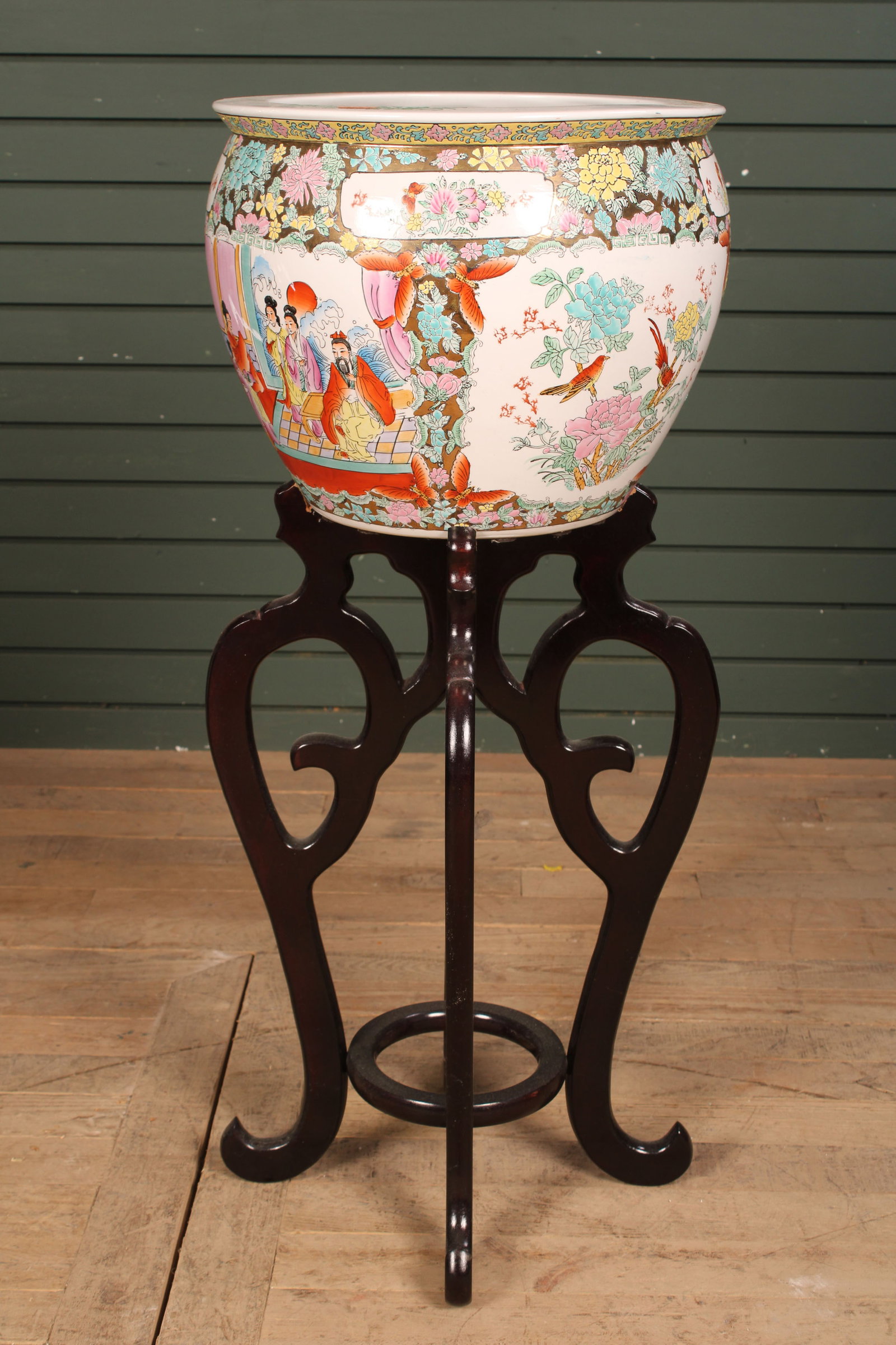 Vintage Chinese Rose Medallion Fish Bowl Planter: Vintage Chinese Rose Medallion Fish Bowl Planter. Size: planter 12" H x 15" diameter.