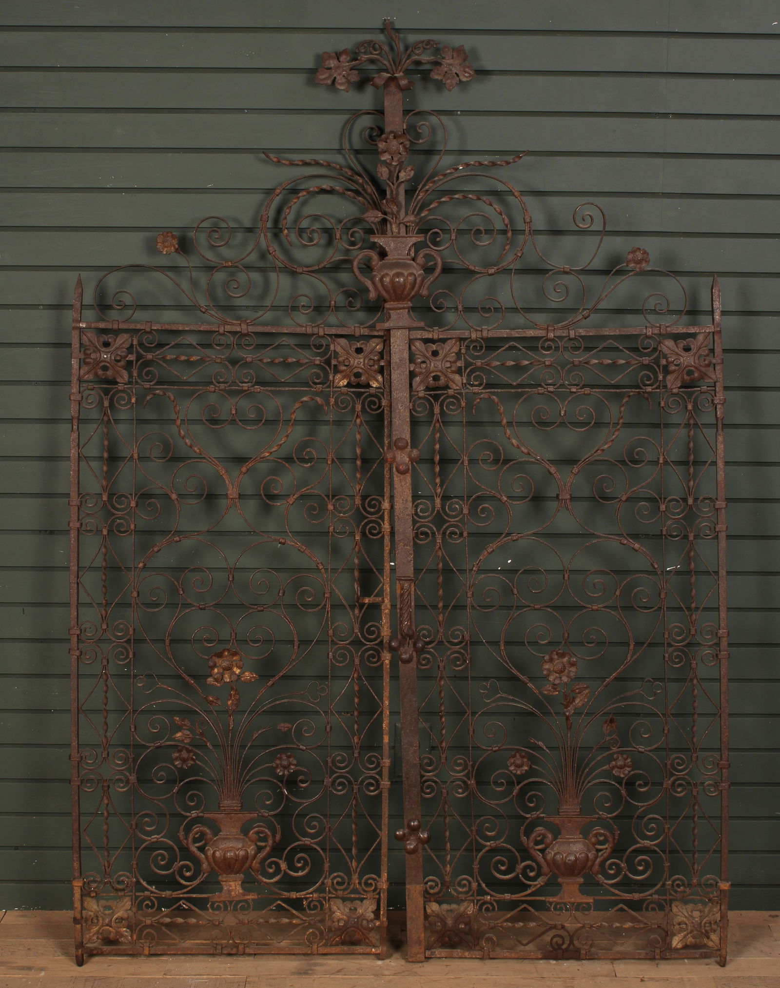 Ornamental Wrought Iron Gates (1 of 12)