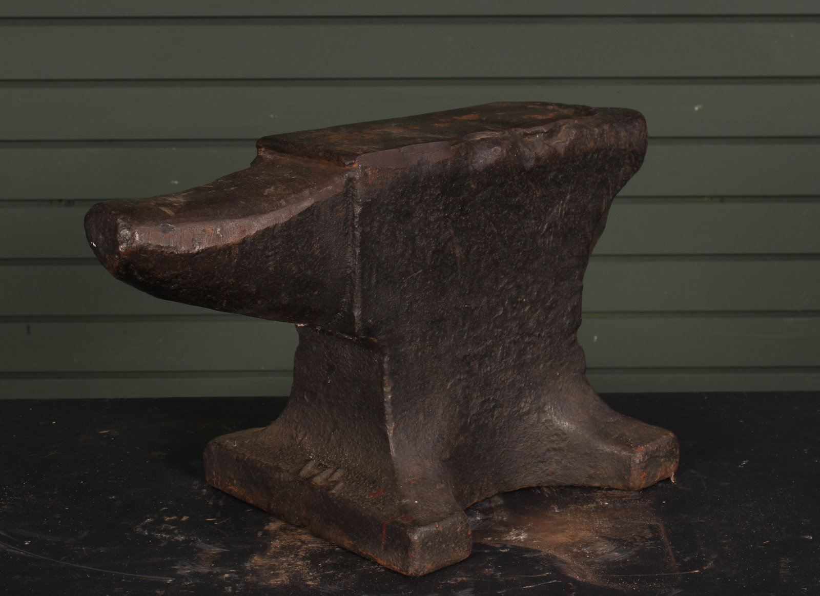 Vintage Anvil: Vintage Anvil. Size: 11.5"H x 19"W x 10"D