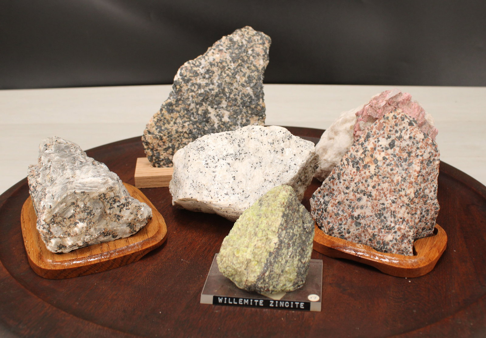 Large Specimen UV Reactive Group (1 of 16)