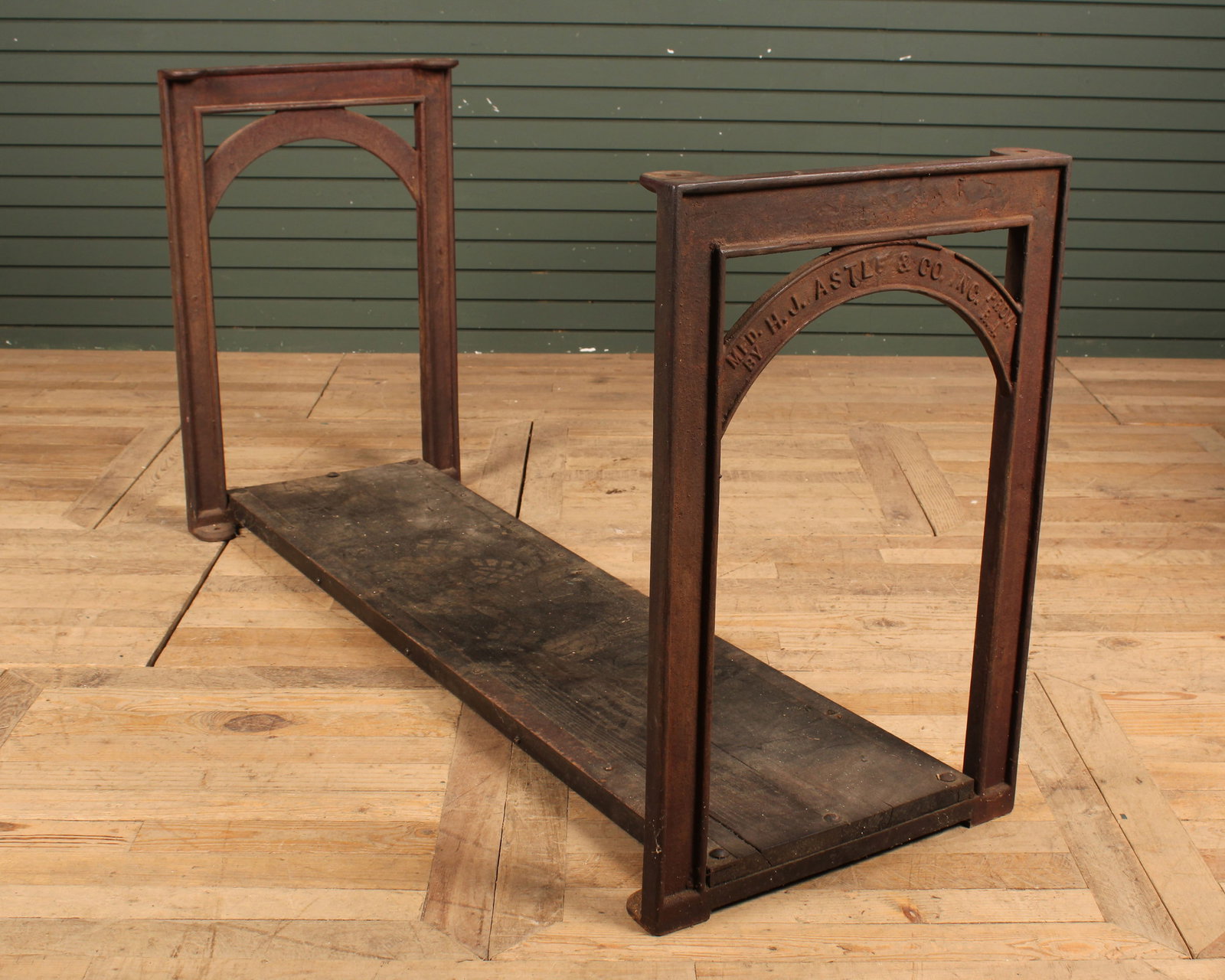 Astle & Co. Cast Iron Machine Base (1 of 8)