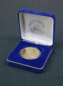 Replica 1933 Walking Liberty, No. EM 2191
