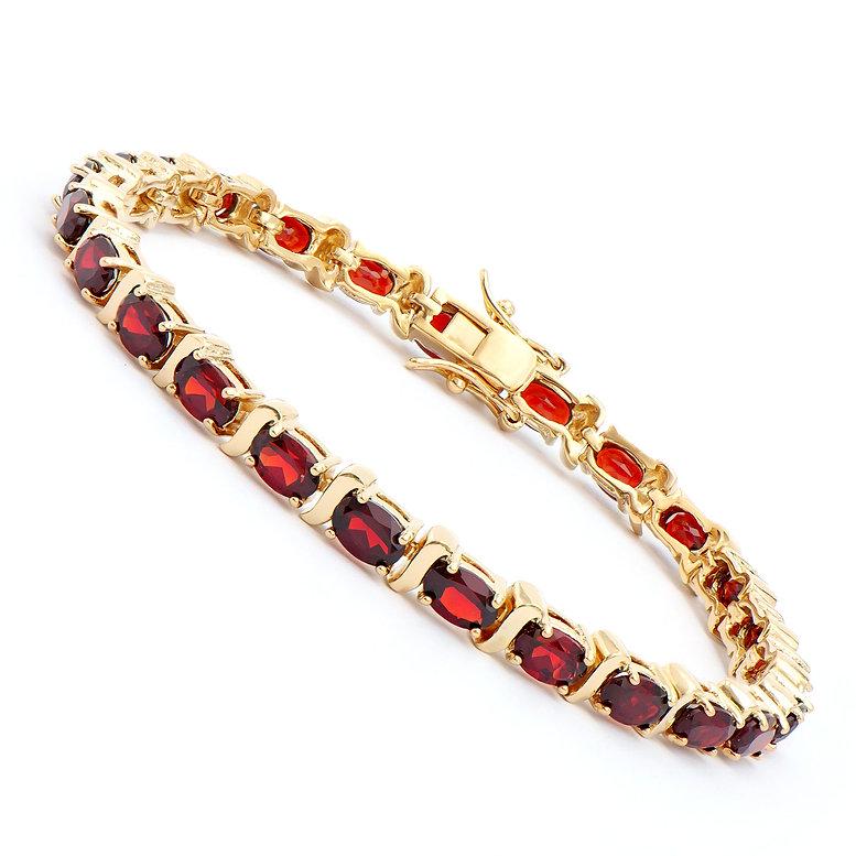 Plated 18KT Yellow Gold 10.50ctw Garnet Bracelet: One Plated 18KT Yellow Gold 10.50ctw Garnet Bracelet. (25) Garnet stones with a total weight of 10.50cts. Total weight of this bracelet is 14.57 grams. The length of this bracelet is 7 1/2 inches.