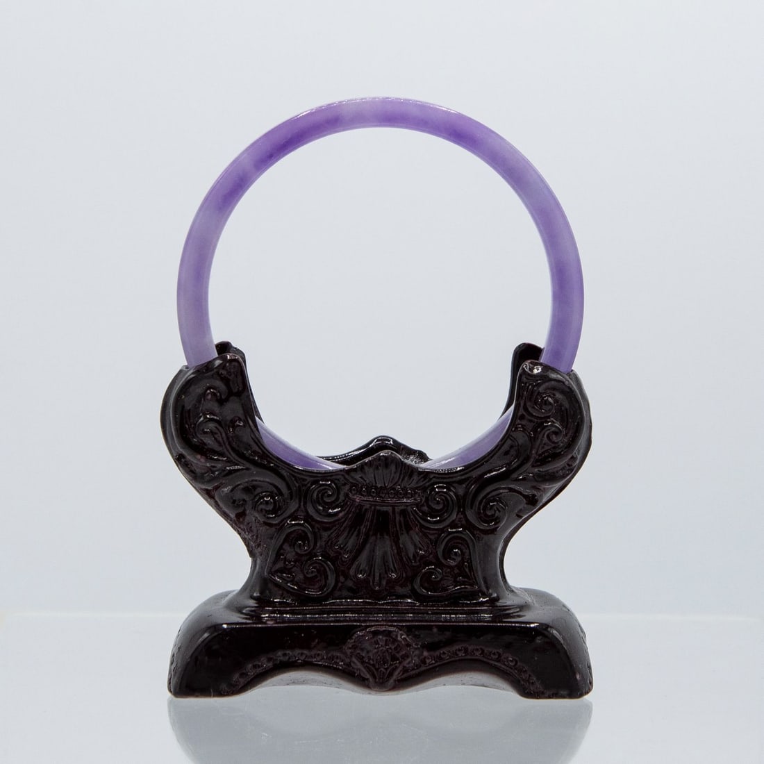 Chinese Fine Natural Lavender Jadeite Bangle: Chinese Fine Natural Lavender Jadeite Bangle. Translucent Deep Vivid Lavender Tone. Outer Diameter Approx.: 72.6 Mm, Inner Diameter Approx. : 62.8 Mm. Approx.. 24.2 Grams. Includes Chinese Bangle Disp