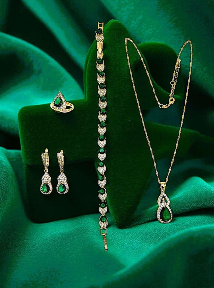 18 Kt Yellow Gold Plate 4 Piece Simulated Emerald Jewelry Set (1 of 10)