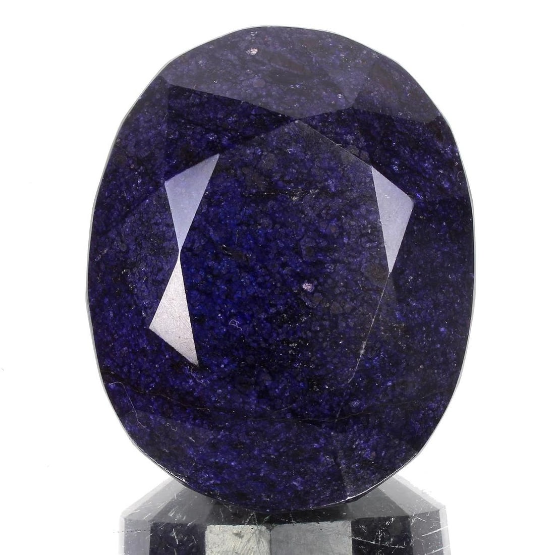 Huge Certified 2000 Ct Museum Size Blue Sapphire: Huge Certified 2000 Ct Blue Sapphire. This Impressive 2000 Ct. Natural Certified Blue Sapphire is a Fine Oval Cut Measuring 78 x 63 x 36 mm. It has a vivid deep midnight blue hue with high polish and
