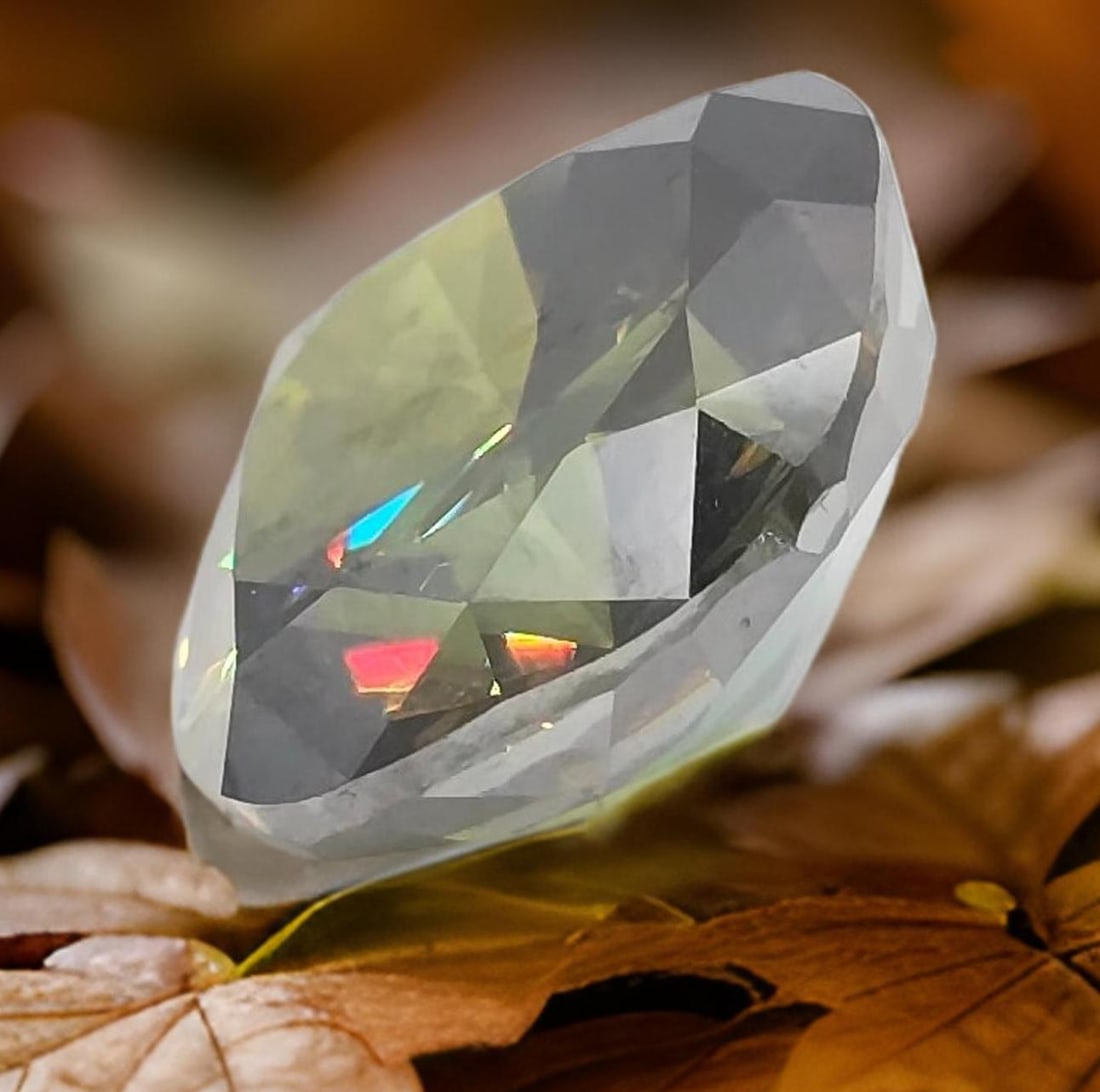 Huge Exceptional 16.5 Ct Sparkling Green Lab Simulated Diamond - 4