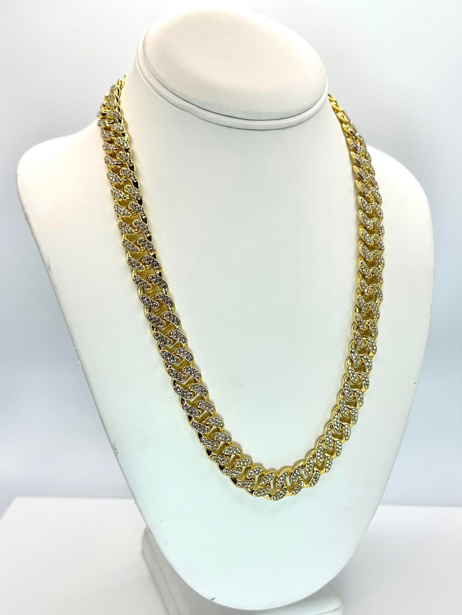 Huge 91.2 Gram 14 Kt Gold Plated Miami Cuban Link Necklace: Sparkling 91.2 Gram 14 Kt Yellow Gold Plated Miami Cuban Link Bracelet. A healthy 13.5 mm. thick and 22 inchers long..***High Quality. Top Notch.