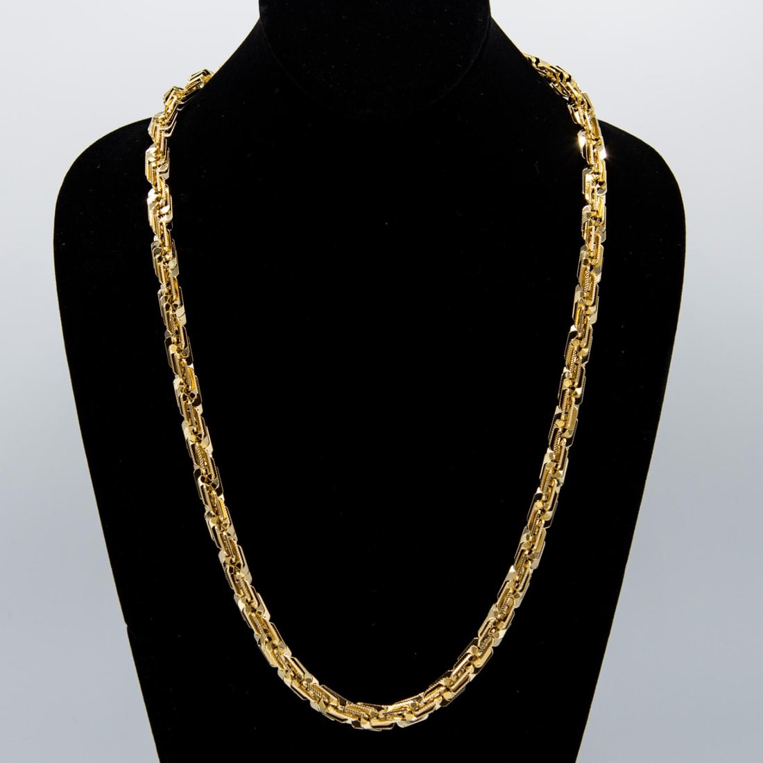 Huge 100.5 Gram 14 Kt Gold Plated Diamond Cut Rope Chain: Huge 100.5 Gram 14 Kt Gold Plated Rope Chain. This Rope Chain Necklace Is A Fine Solid Diamond Cut. 30" Long and a Healthy 8 mm. Thick. A-1. Quality. Shows like Solid Gold Without The Solid Gold Price