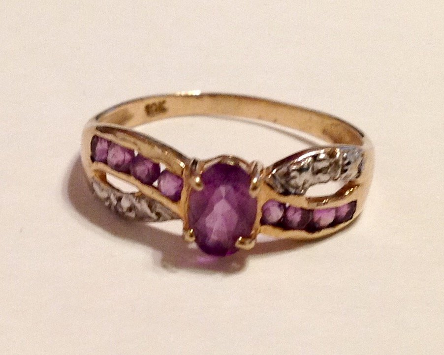Estate solid gold 10k amethyst diamond ring (1 of 4)