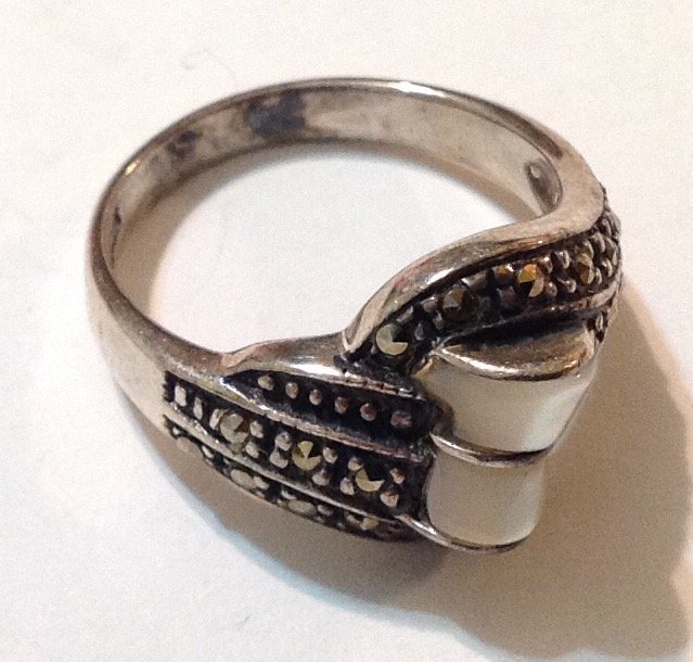Estate vintage Sterling Silver moonstone ring (1 of 3)