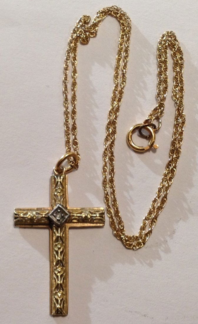 Estate vintage 14k gold  diamond cross and chain (1 of 5)