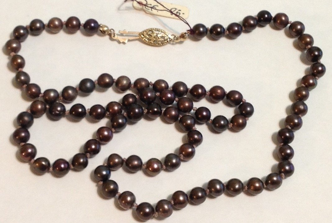 Estate vintage 14k gold filled Tahitian pearl necklace: Estate items. Marked. 14/20. Tested . Gold gold filled Clasp . Size . 20 inches. Weight . 20.0 grams. Approx. 5.3. mm