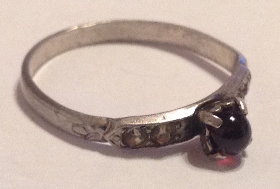 Estate antique sterling garnet ring (1 of 3)