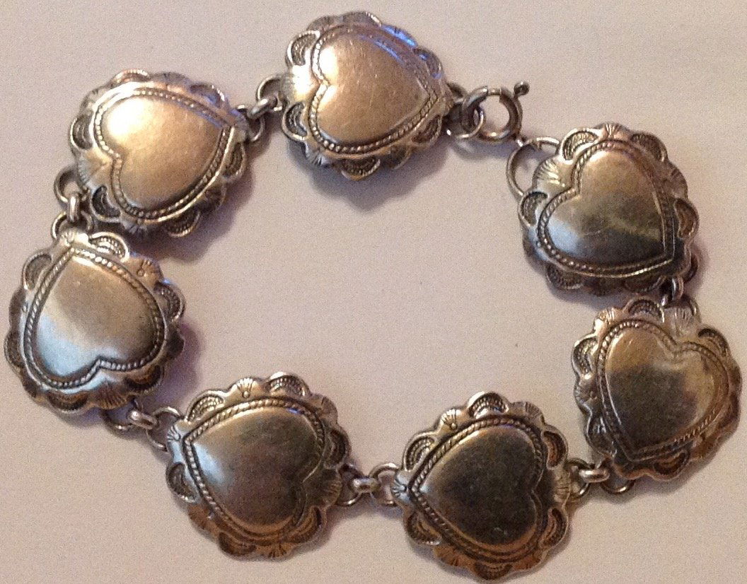 Estate old Sterling silver hearts link bracelet (1 of 3)