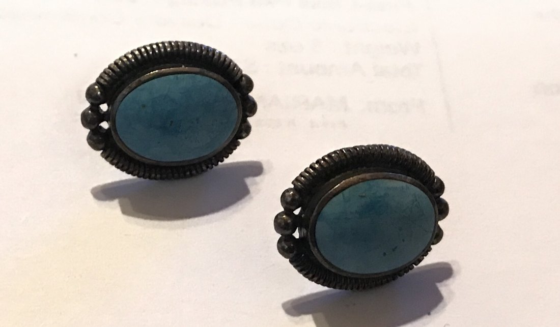 Estate Old native Sterling turquoise earrings (1 of 4)