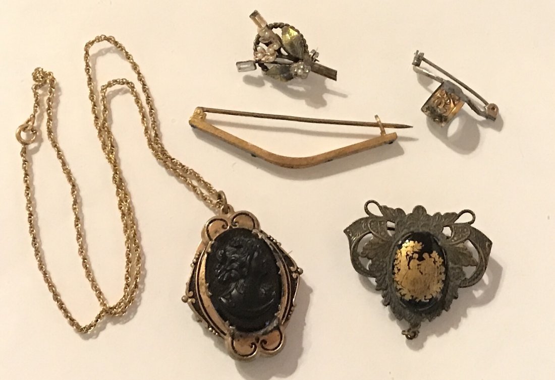 Estate victorian assorted jewelry items (1 of 3)