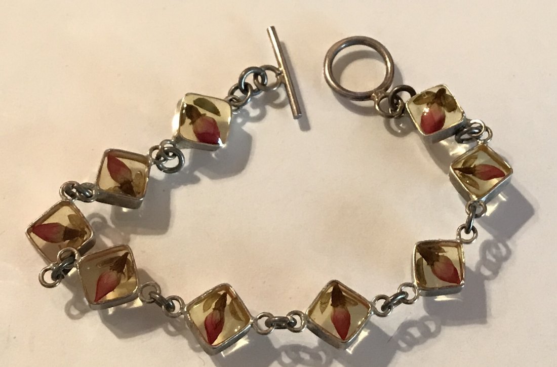 Estate Victorian sterling rose intaglio link bracelet: Estate items. Marked. 925 . Tested . Sterling . Size. See pics. W. 9.8 grams.