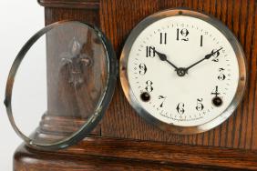 Pequegnat “Brampton” Shelf Clock