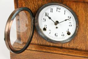 Pequegnat “Bijou” Shelf Clock
