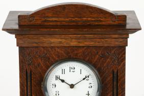Pequegnat “Sarnia” Shelf Clock