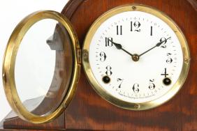 Pequegnat “Sydney” Shelf Clock