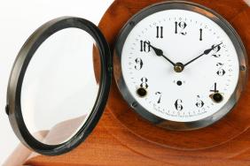 Pequegnat “Oxford” Shelf Clock